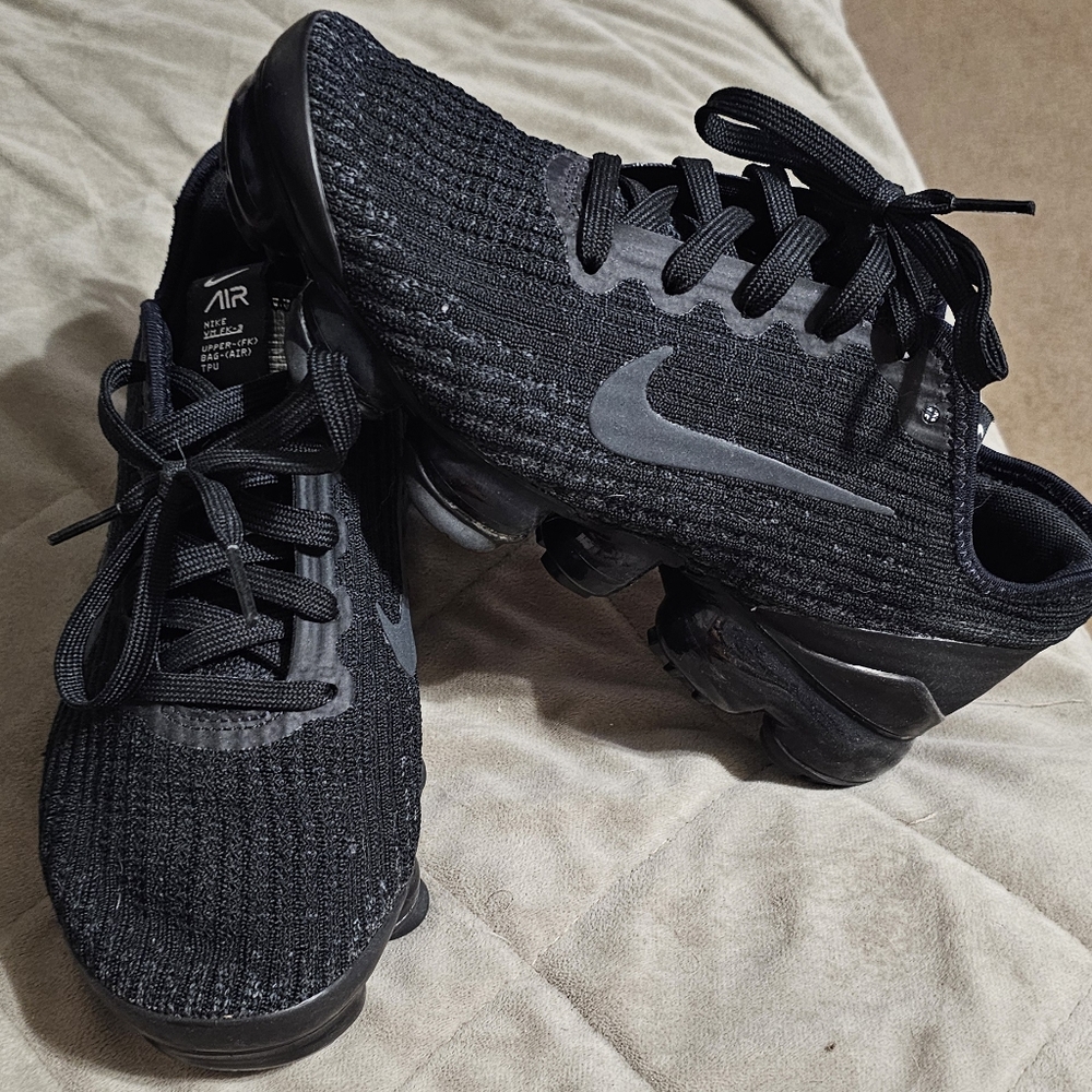Nike Black Air VaporMax Flyknit Sneakers